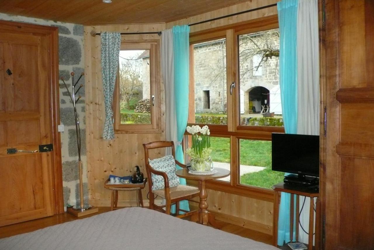 Chez Geppetto Bed and Breakfast Saint-Georges-Nigremont Buitenkant foto