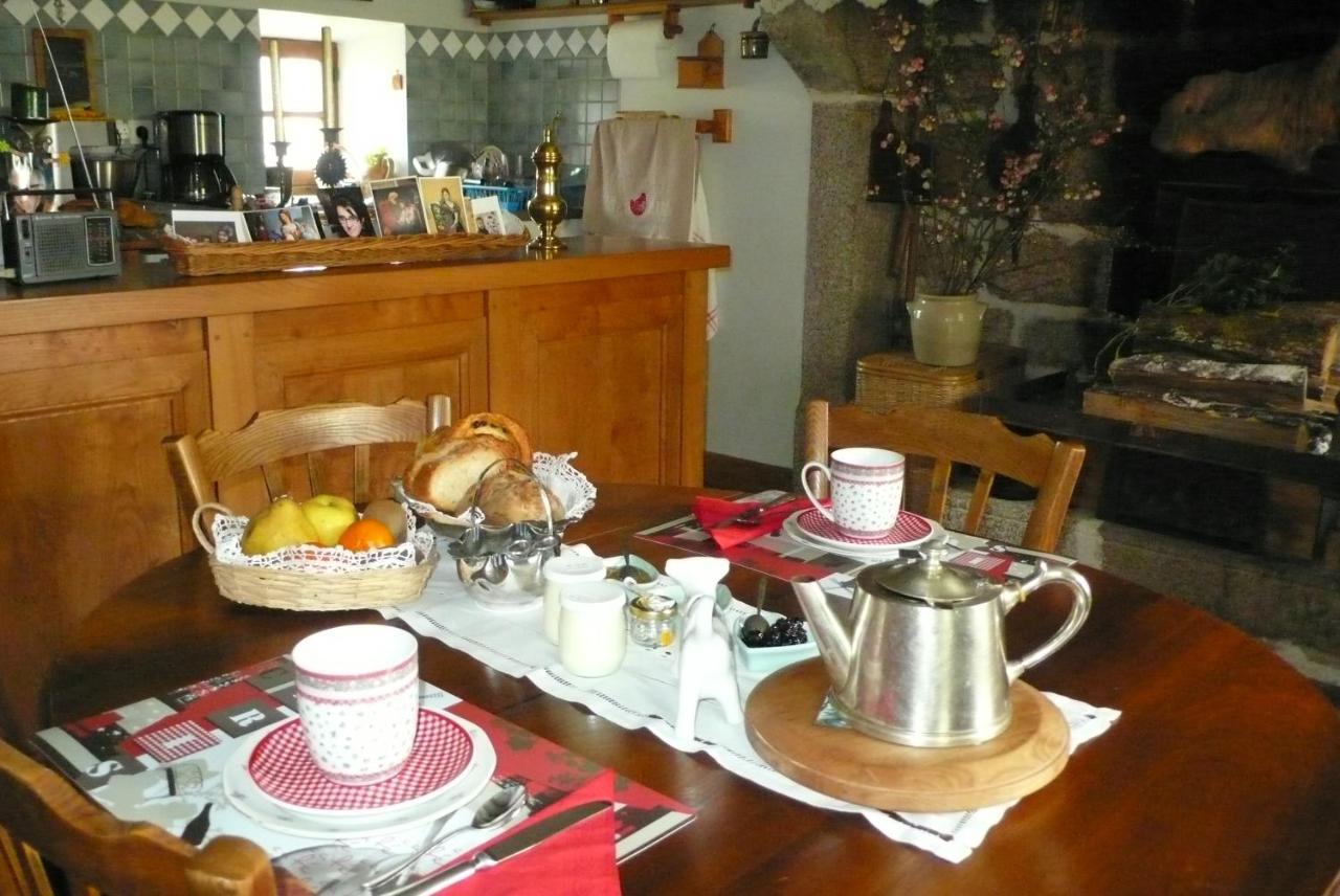 Chez Geppetto Bed and Breakfast Saint-Georges-Nigremont Buitenkant foto